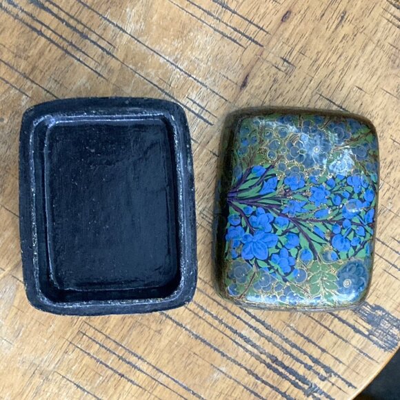 Kashmir India Lacquer Trinket Box Beautiful Blue Flower Glossy Black - Picture 3 of 9